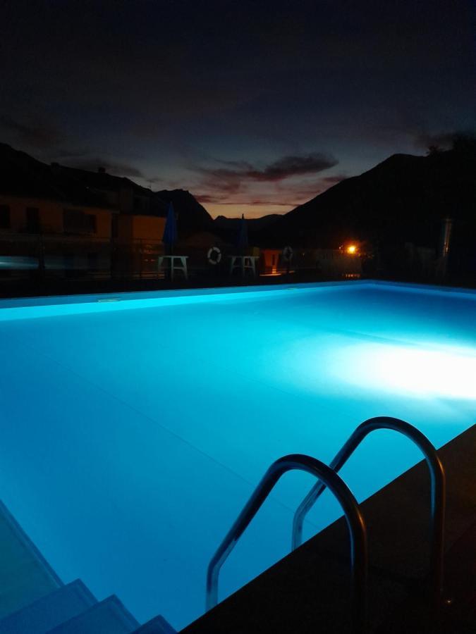 Apartamento Valsassina Rent Introbio Exterior foto